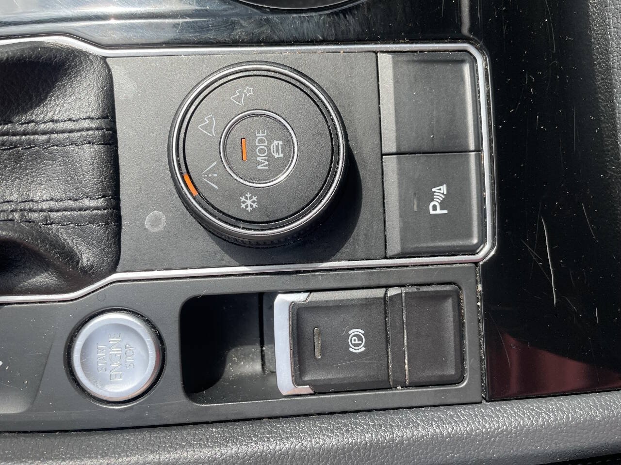 Used 2021 Volkswagen Atlas SEL AWD/4WD image 26