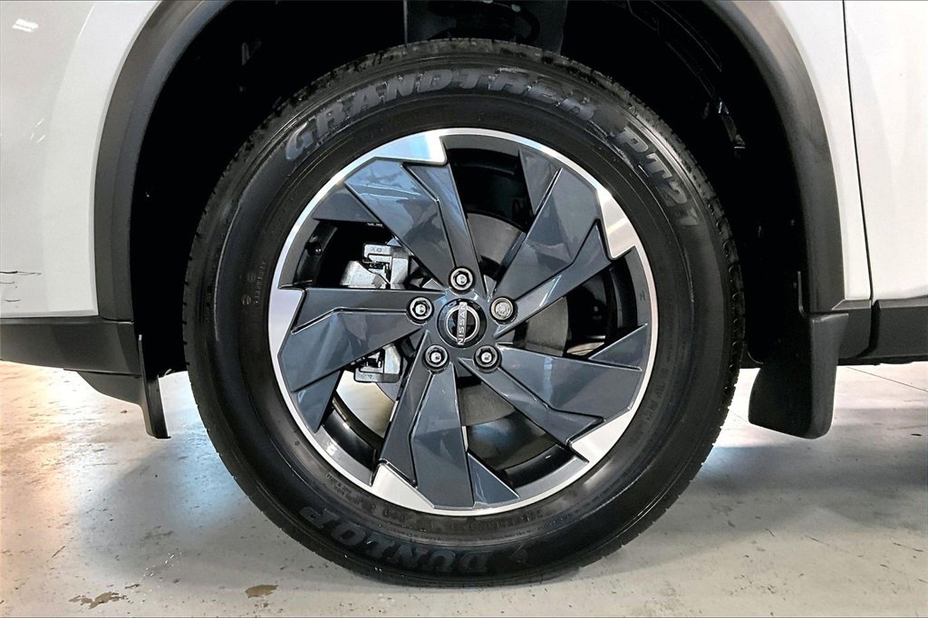 Certified 2024 Nissan Rogue SV w/ SV Premium Package image 8