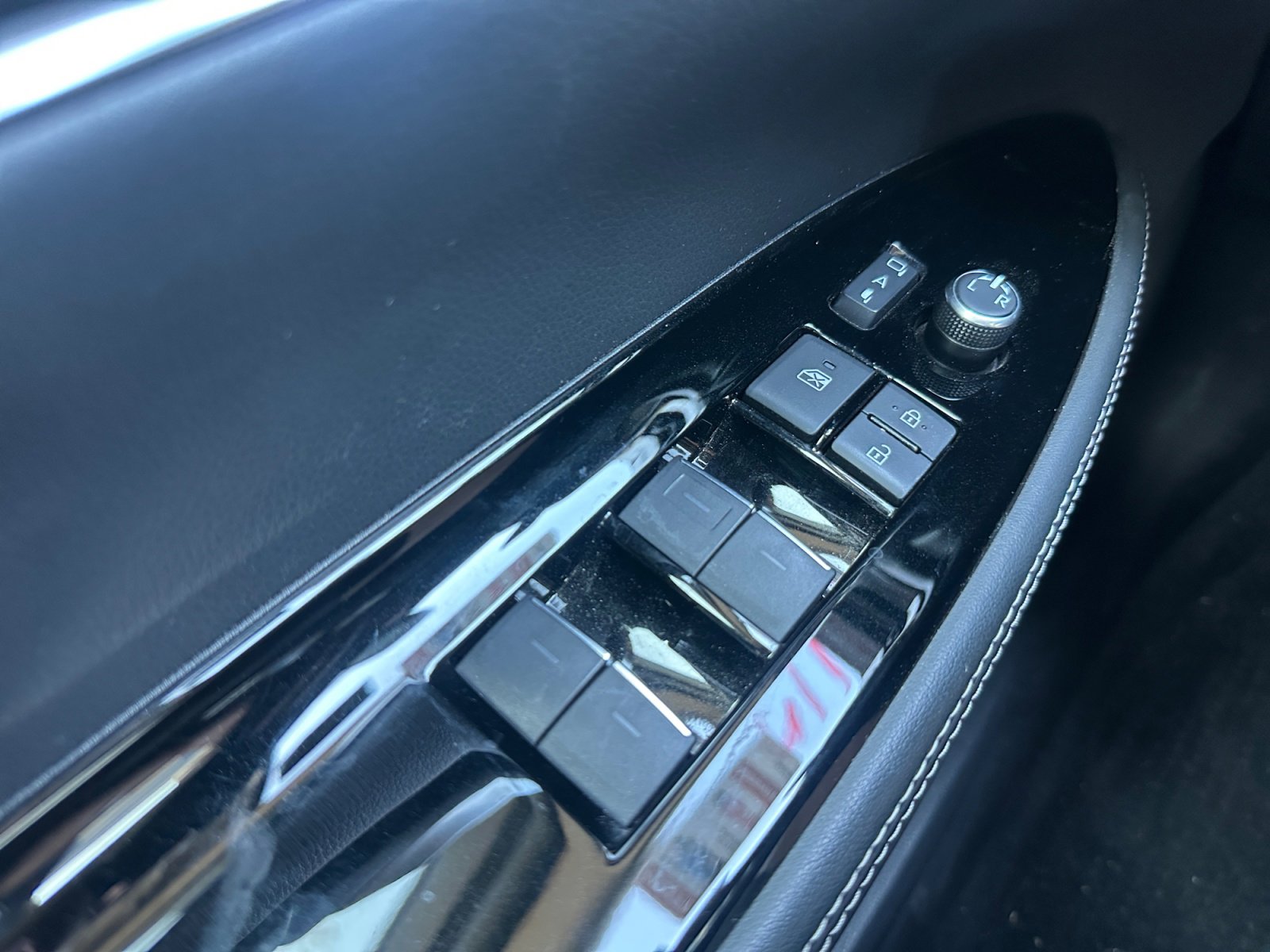 Used 2021 Toyota Mirai XLE w/ Advanced Technology Package image 18