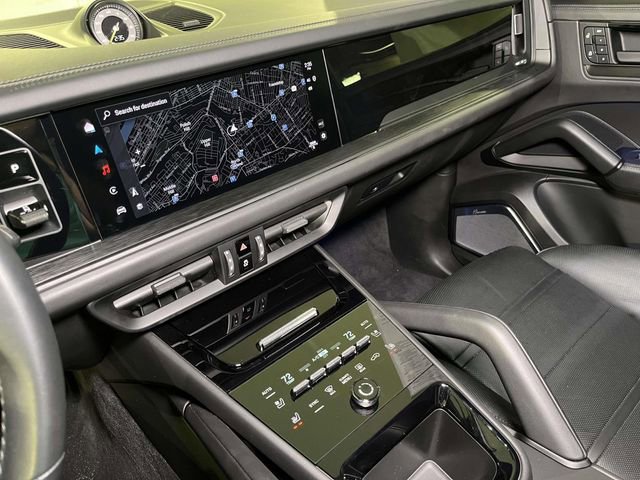 Certified 2024 Porsche Cayenne Turbo GT image 33