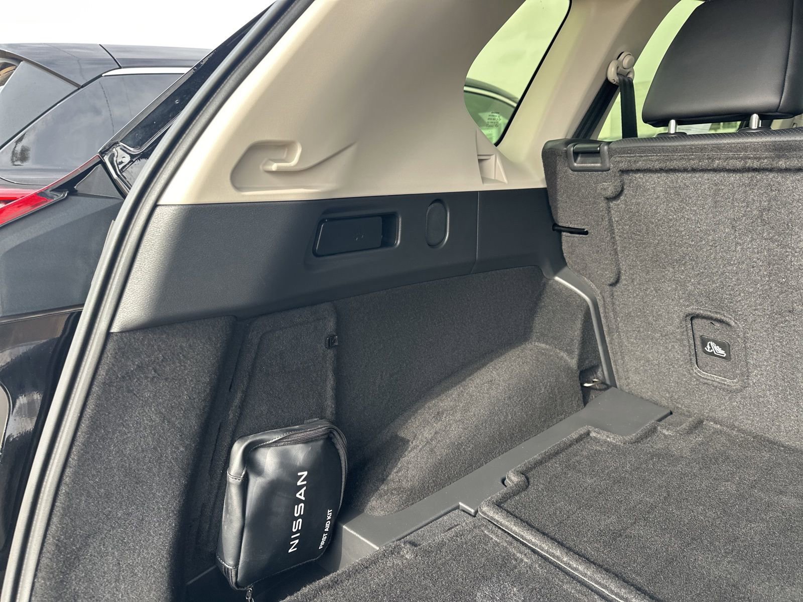 Used 2024 Nissan Rogue Platinum image 26