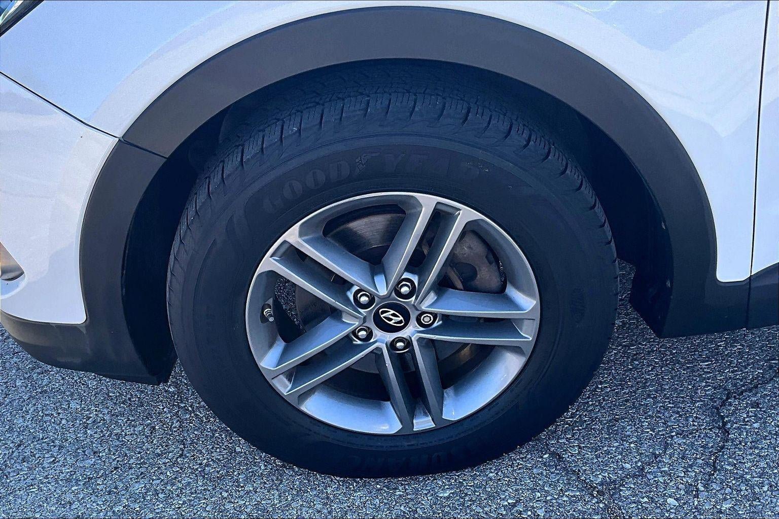 Used 2017 Hyundai Santa Fe Sport FWD image 34