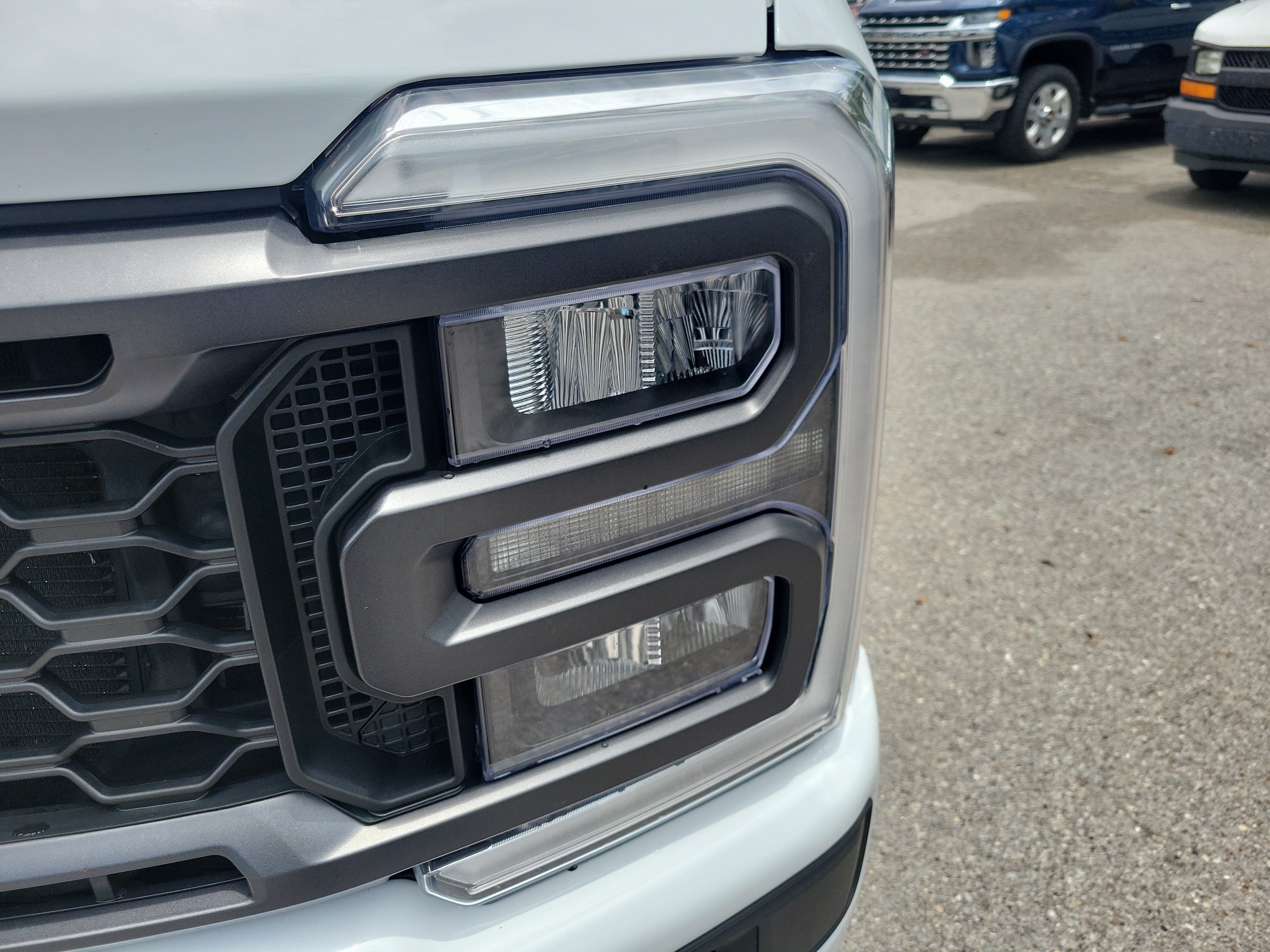 Used 2023 Ford F250 Lariat w/ Sport Appearance Package AWD/4WD image 9