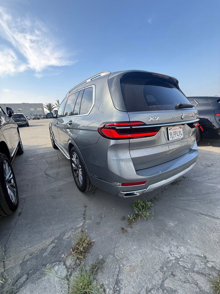 Used 2024 BMW X7 xDrive40i image 8