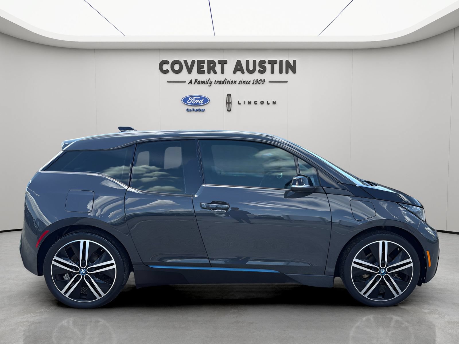 Used 2015 BMW i3 w/ Range Extender RWD image 6