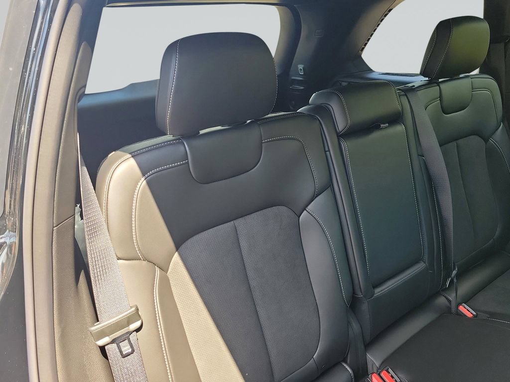 New 2026 Jeep Grand Cherokee Altitude RWD image 34