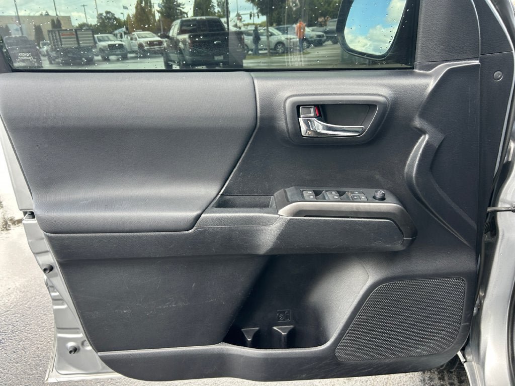 Used 2021 Toyota Tacoma TRD Off-Road AWD/4WD image 20
