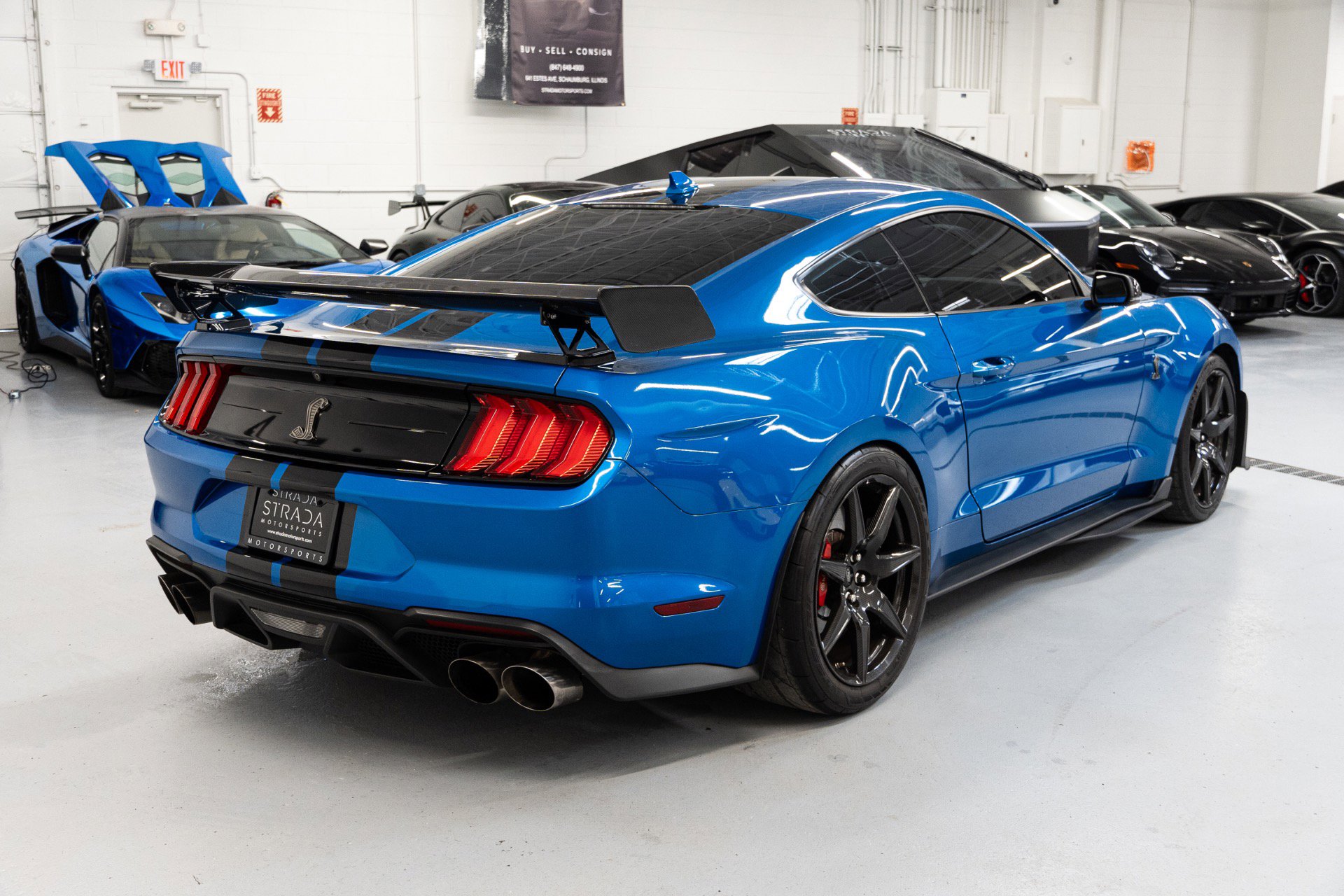 Used 2021 Ford Mustang Shelby GT500 w/ Carbon Fiber Track Pack RWD image 11