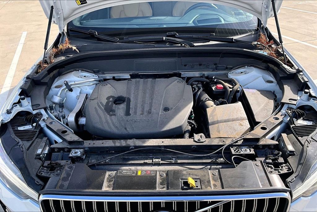Used 2023 Volvo XC60 B5 Ultimate w/ Climate Package image 12
