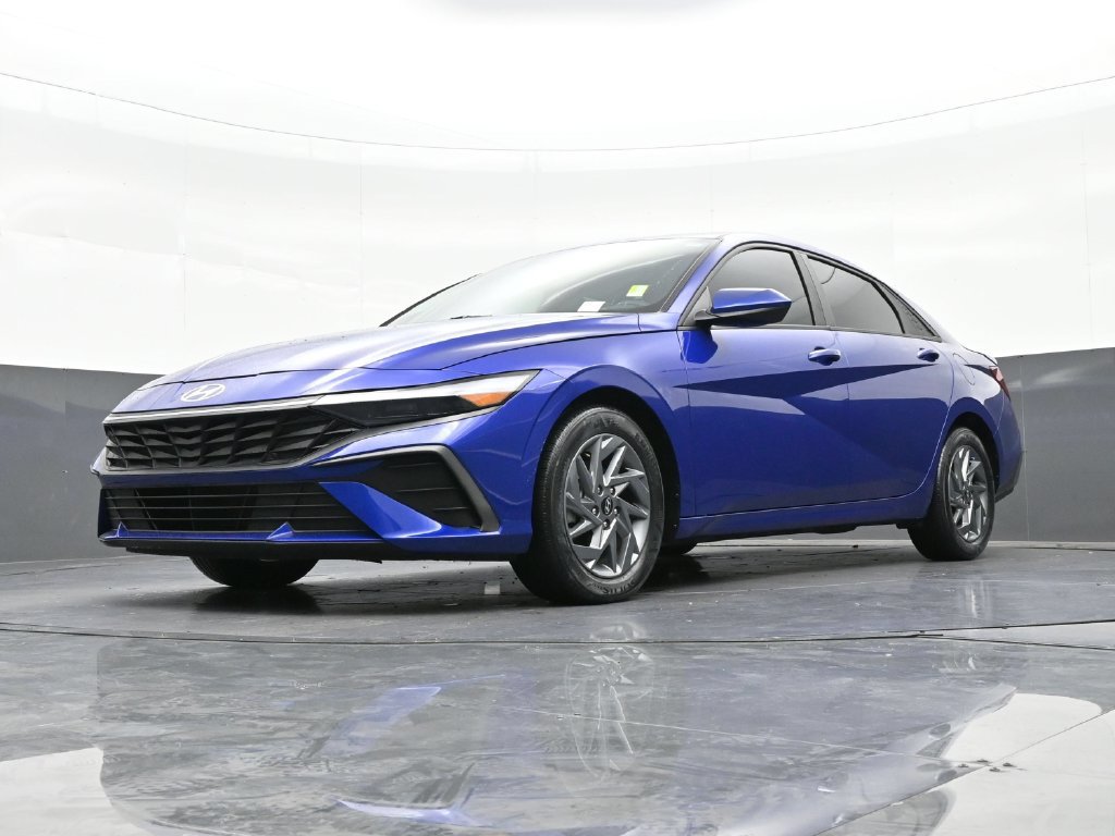 Used 2024 Hyundai Elantra SEL FWD image 29