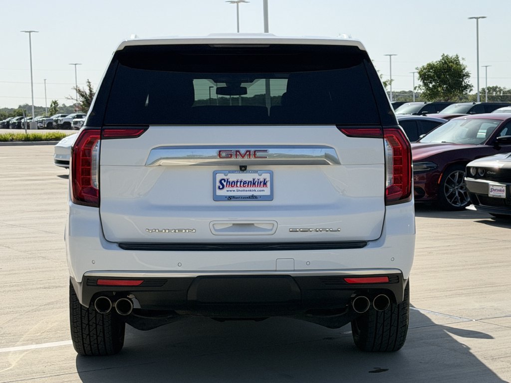 Used 2022 GMC Yukon Denali AWD/4WD image 5