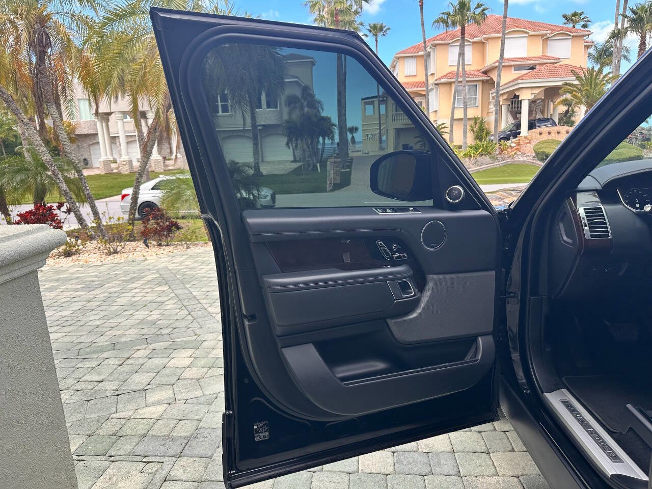 Used 2019 Land Rover Range Rover Long Wheelbase Supercharged image 49