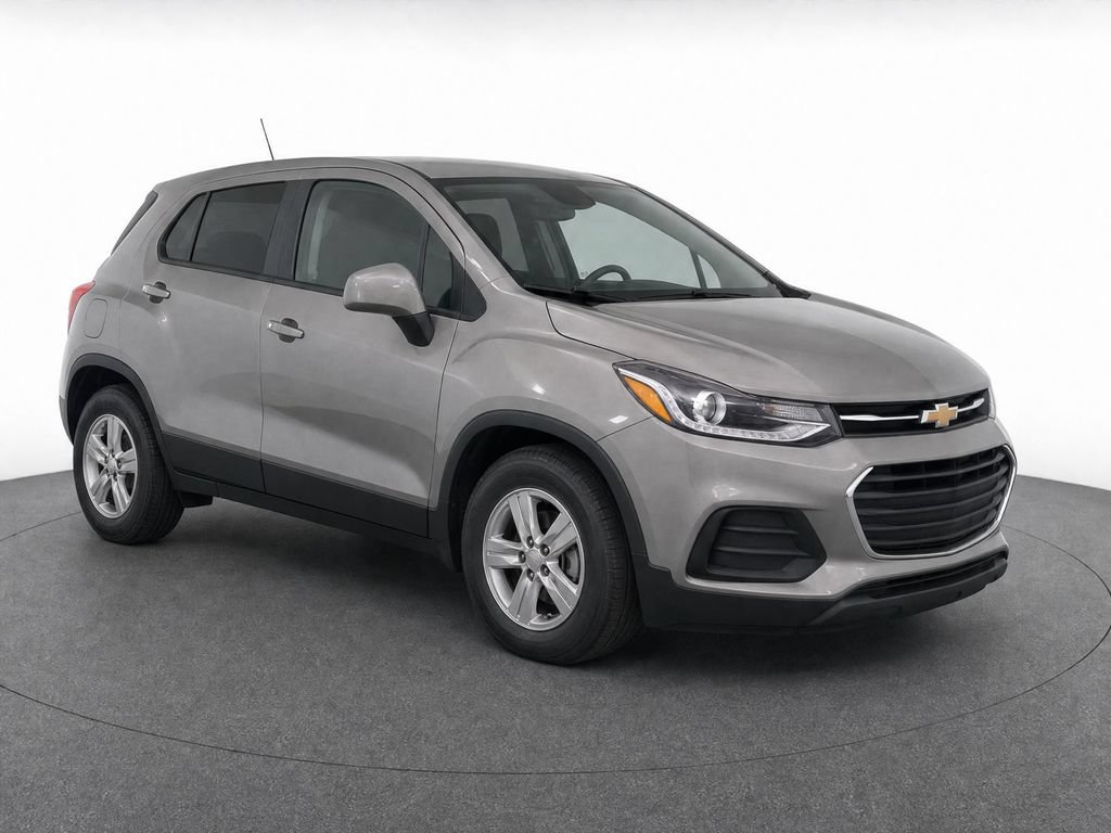 Used 2022 Chevrolet Trax LS w/ Tint and Cruise Package AWD/4WD image 2
