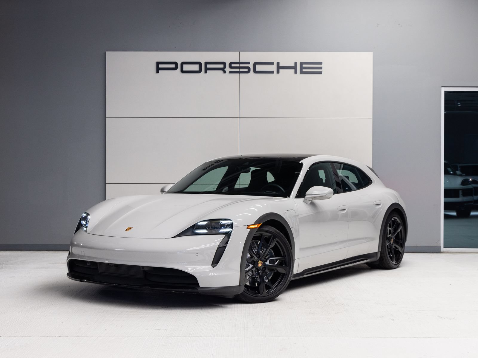 Certified 2024 Porsche Taycan 4S AWD/4WD image 1