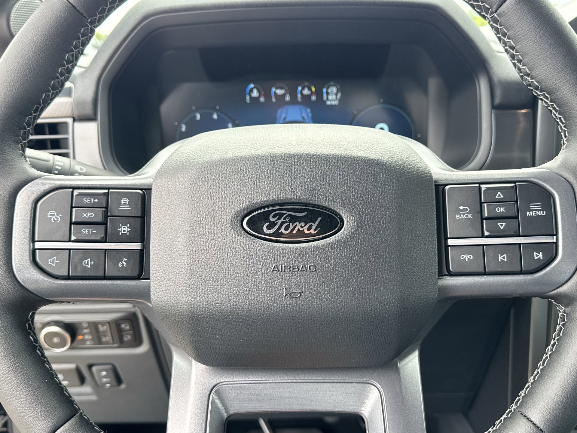 New 2025 Ford F150 Lariat w/ Equipment Group 501A Mid image 63