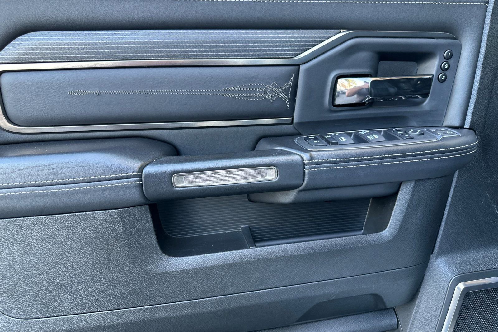 Used 2023 RAM 2500 Limited AWD/4WD image 11