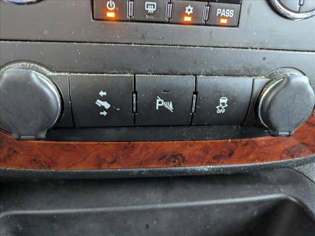 Used 2012 Chevrolet Suburban LT RWD image 12