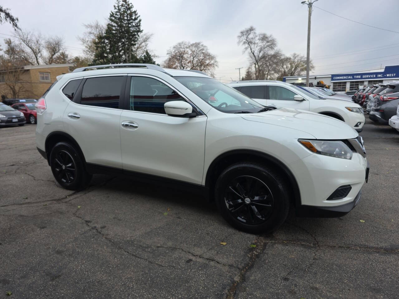 Used 2015 Nissan Rogue SV w/ SV Moonroof Package image 6