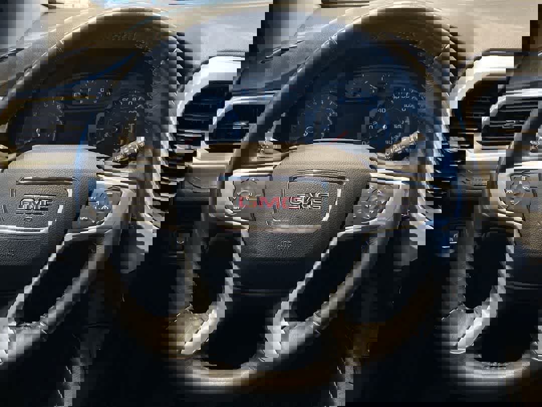 Used 2018 GMC Acadia SLE image 17