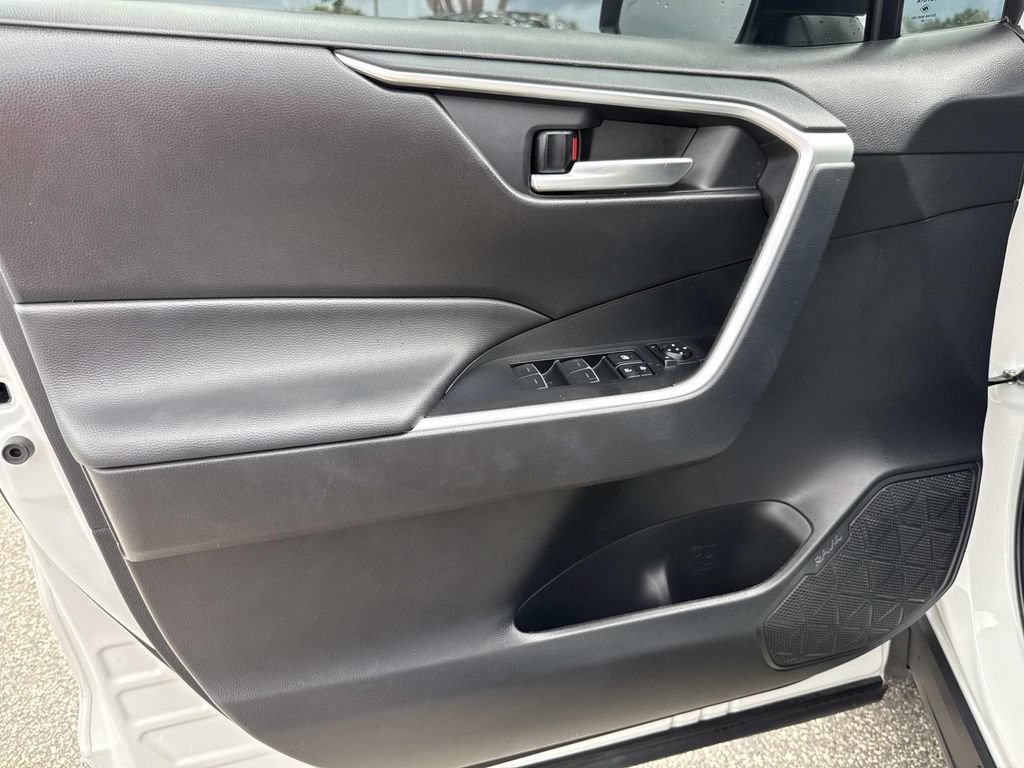 Used 2025 Toyota RAV4 XLE Premium FWD image 20