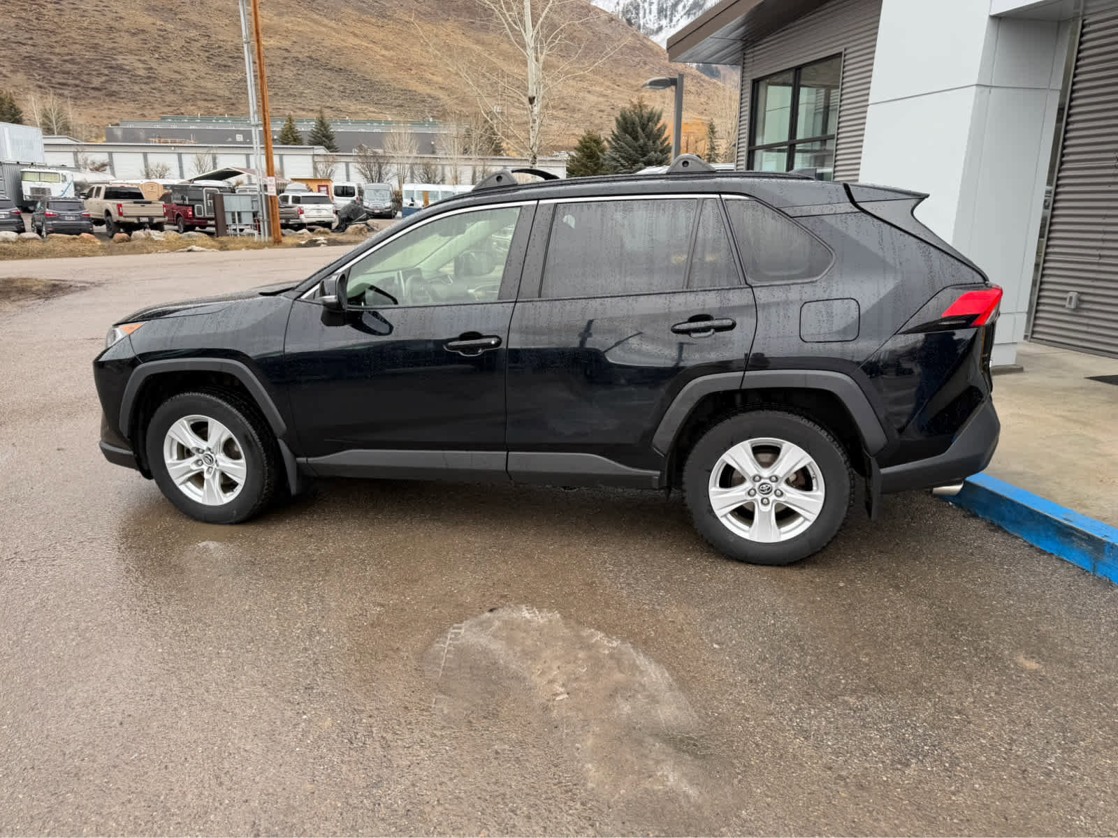 Used 2019 Toyota RAV4 XLE w/ Convenience Package image 17