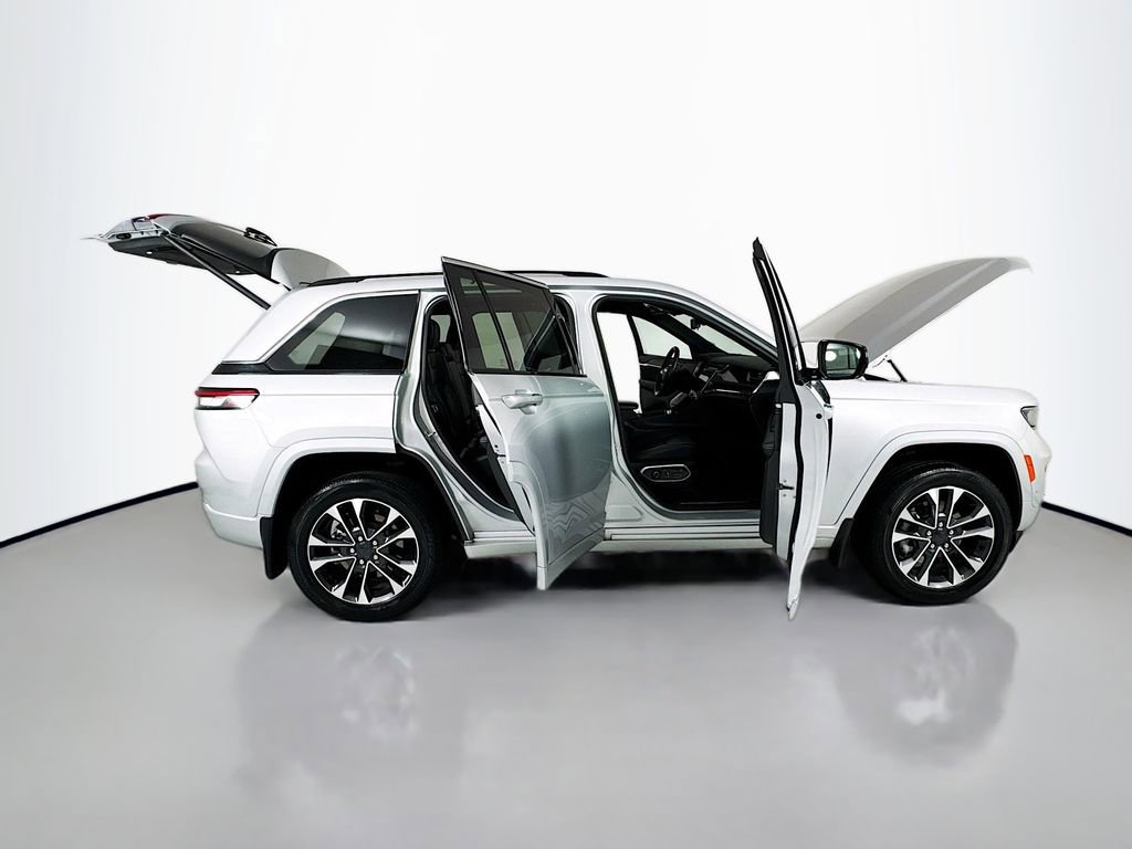 Used 2023 Jeep Grand Cherokee Overland w/ Advanced Protech Group III AWD/4WD image 30