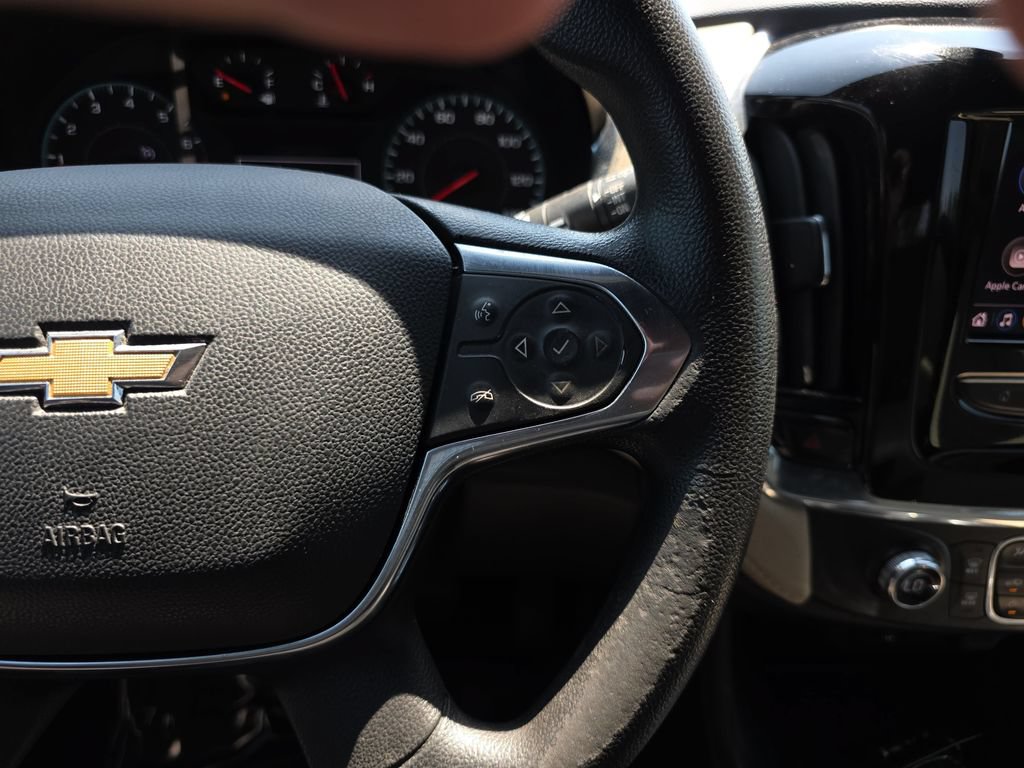 Used 2023 Chevrolet Traverse LS FWD image 18