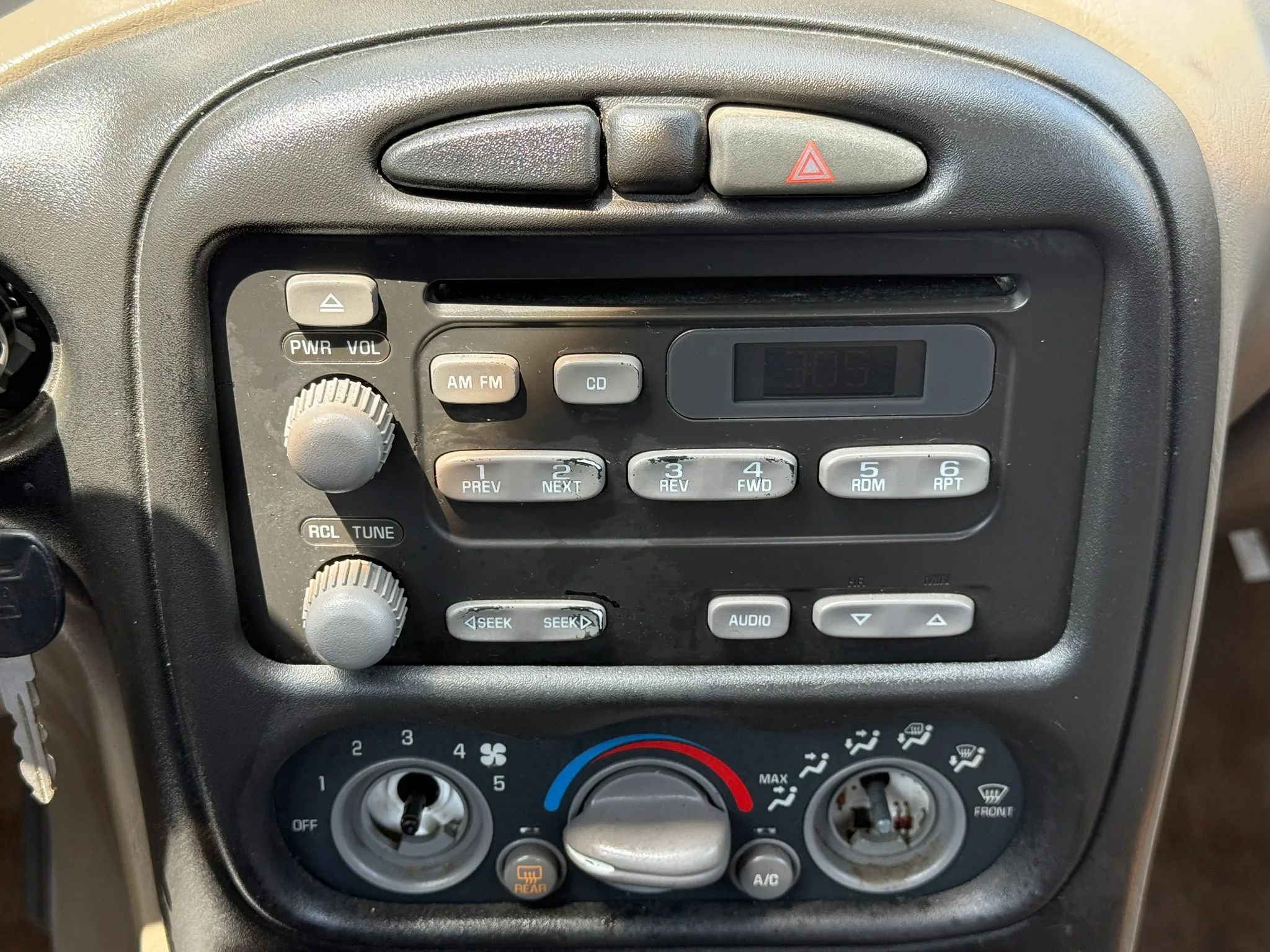 Used 2004 Pontiac Grand Am SE FWD image 25