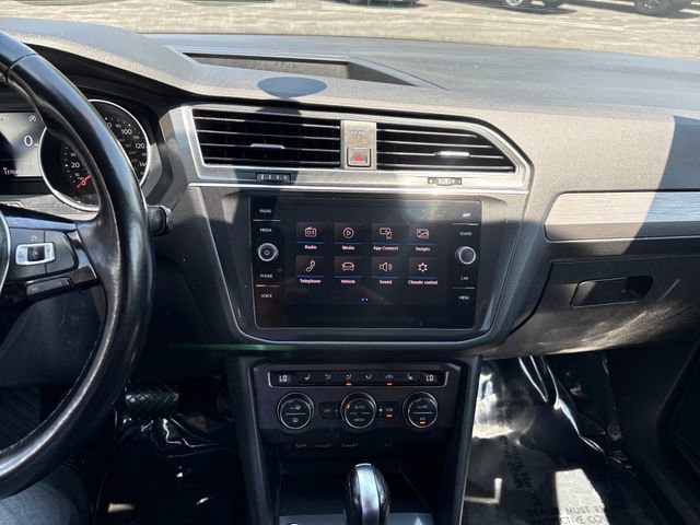 Used 2018 Volkswagen Tiguan SE AWD/4WD image 19