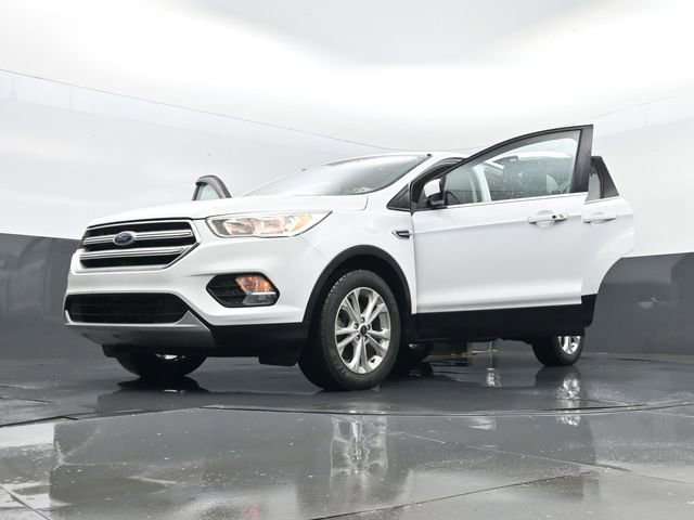 Used 2019 Ford Escape SE image 32