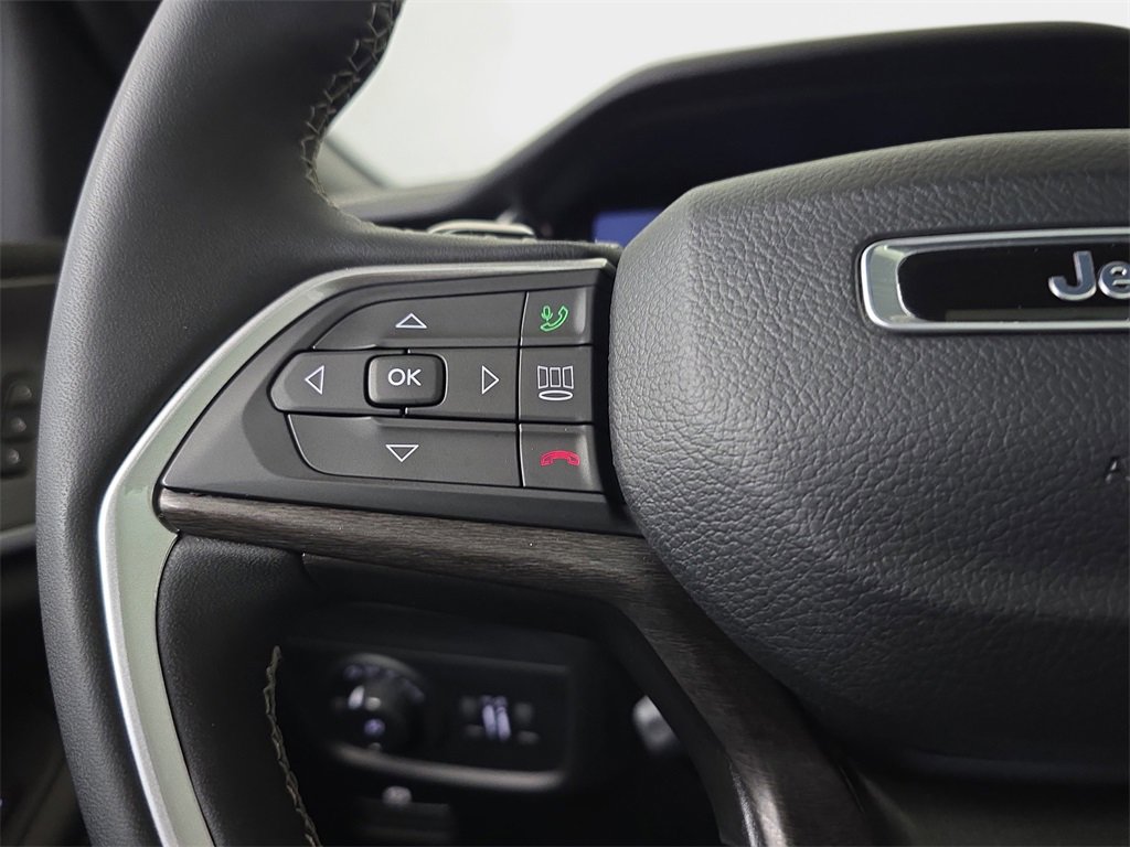Used 2024 Jeep Grand Cherokee L Limited w/ Luxury Tech Group II image 20