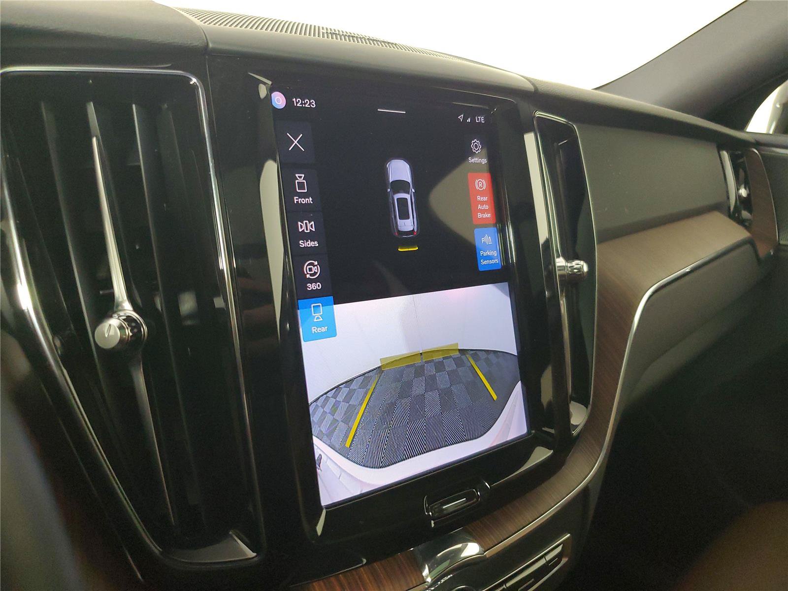 Certified 2023 Volvo XC60 B5 Plus w/ Climate Package FWD image 26