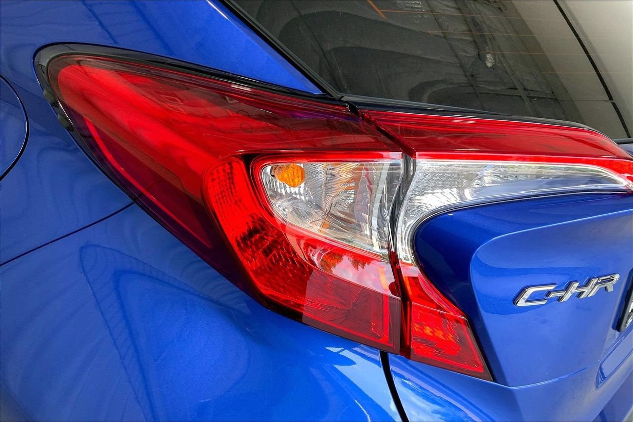 Used 2022 Toyota C-HR XLE FWD image 13
