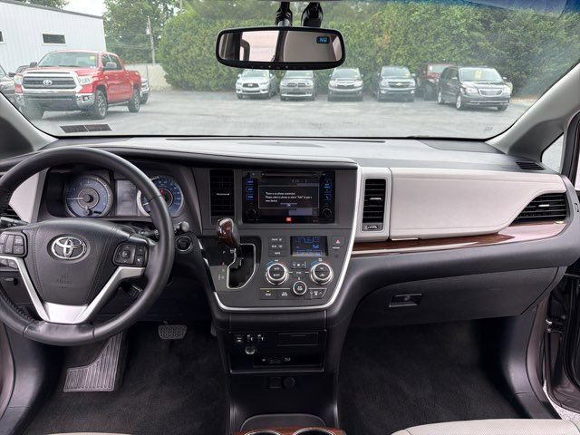 Used 2015 Toyota Sienna Limited Premium w/ Four Season Floor Mat Package AWD/4WD image 29