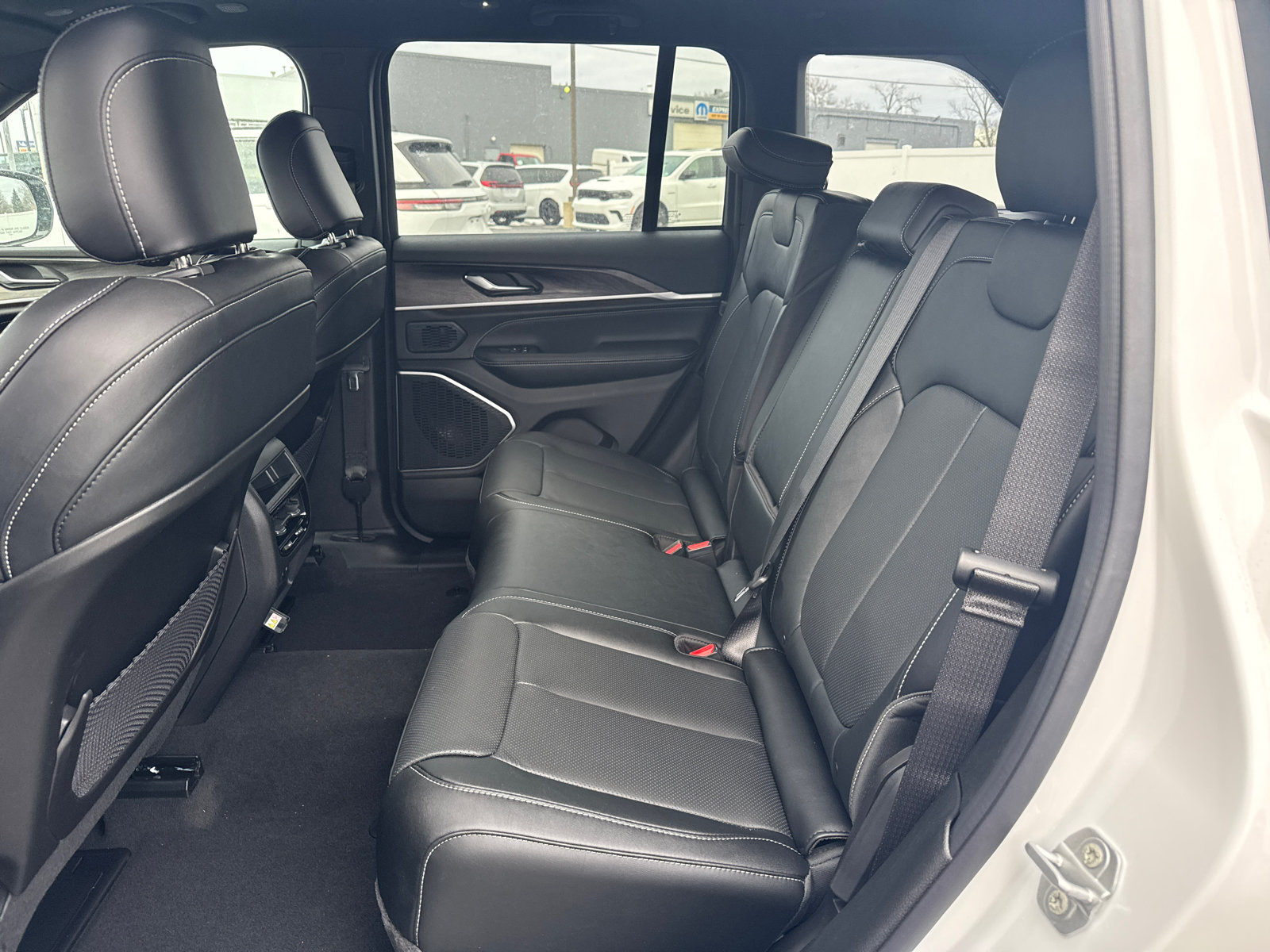 New 2026 Jeep Grand Cherokee Limited AWD/4WD image 6