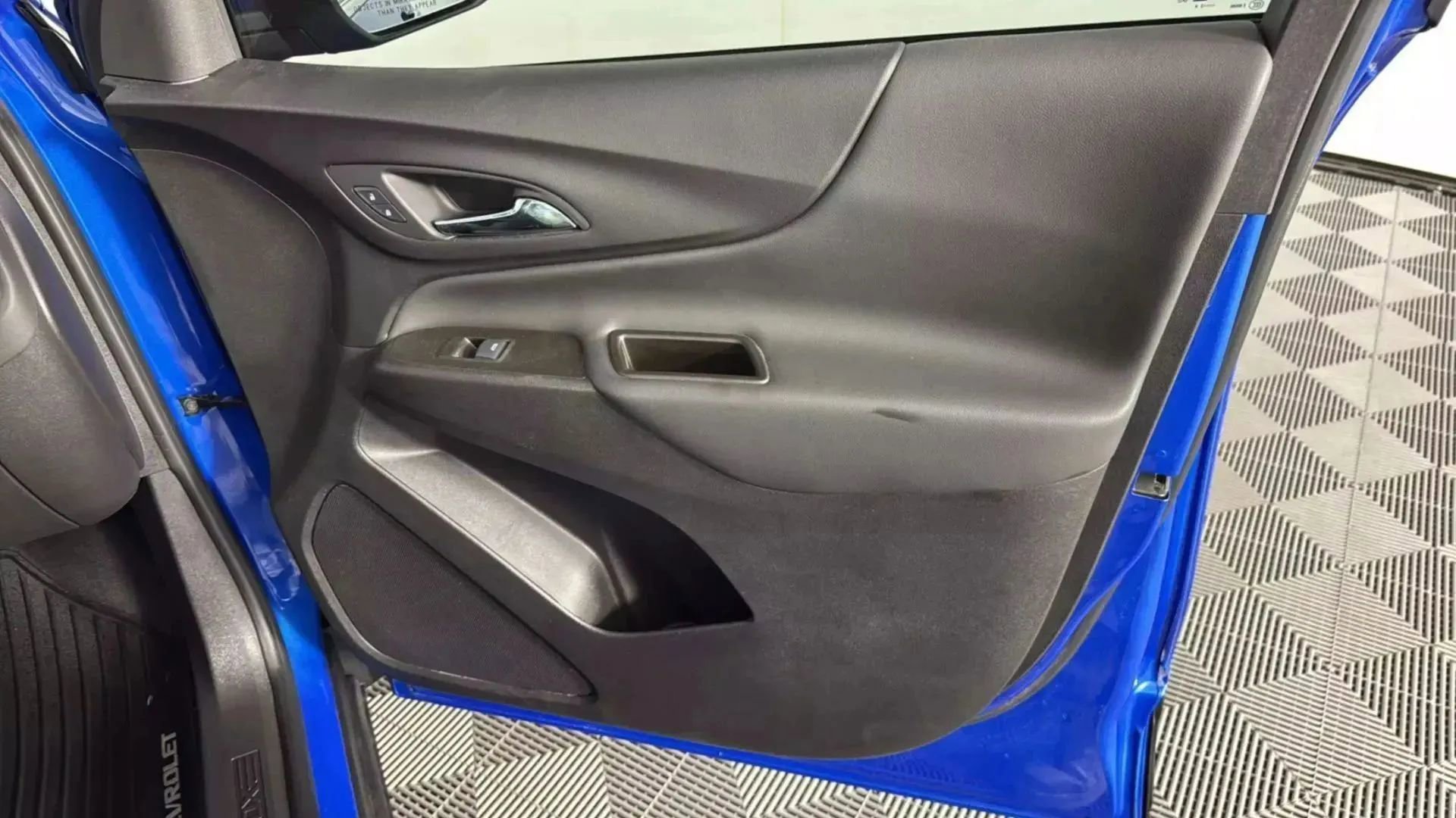 Used 2024 Chevrolet Equinox LT image 41