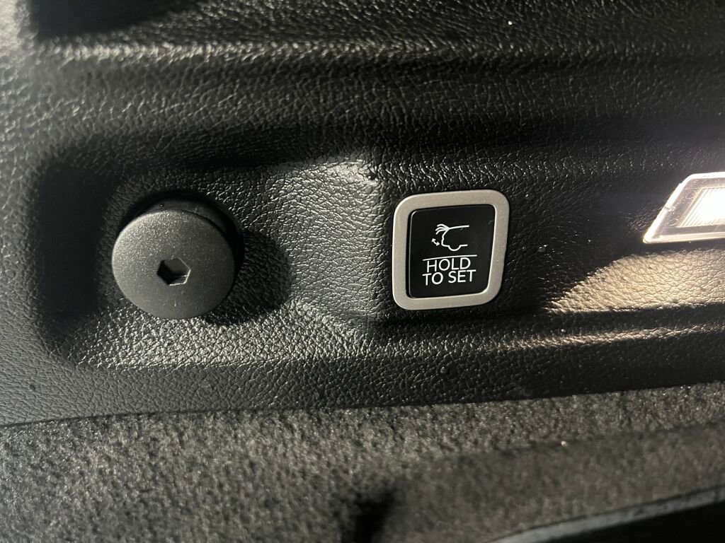 Used 2021 Jeep Grand Cherokee L Summit w/ Advanced Protech Group IV image 24