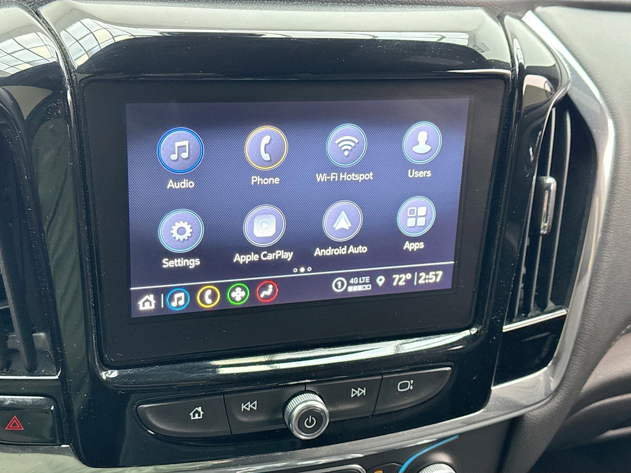 Used 2023 Chevrolet Traverse LT image 9