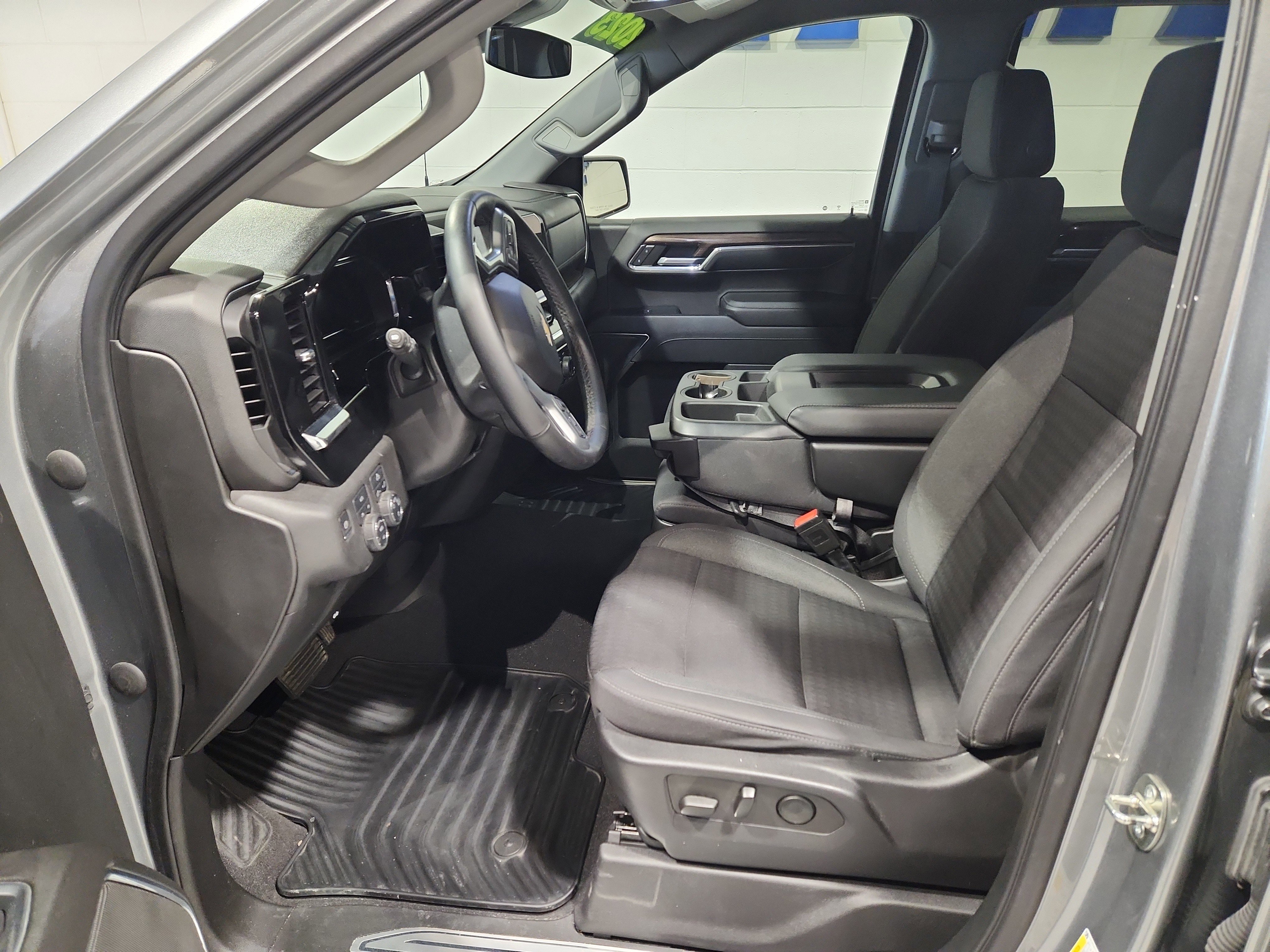 Certified 2023 Chevrolet Silverado 1500 LT image 4
