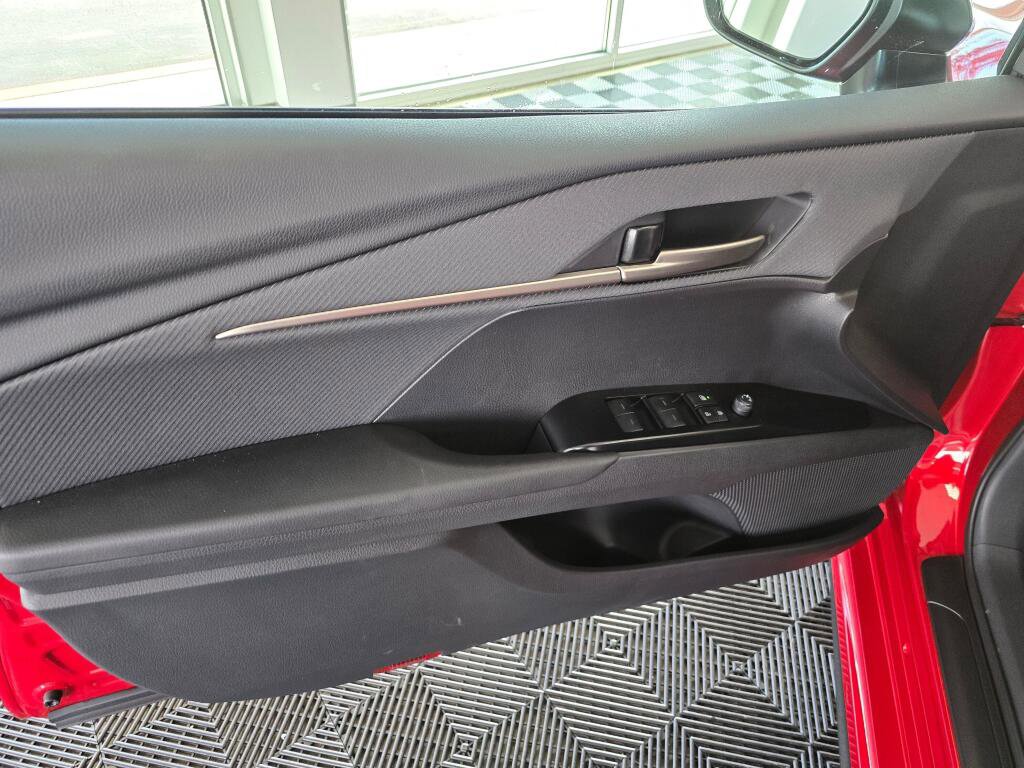 Used 2026 Toyota Camry Hybrid image 17