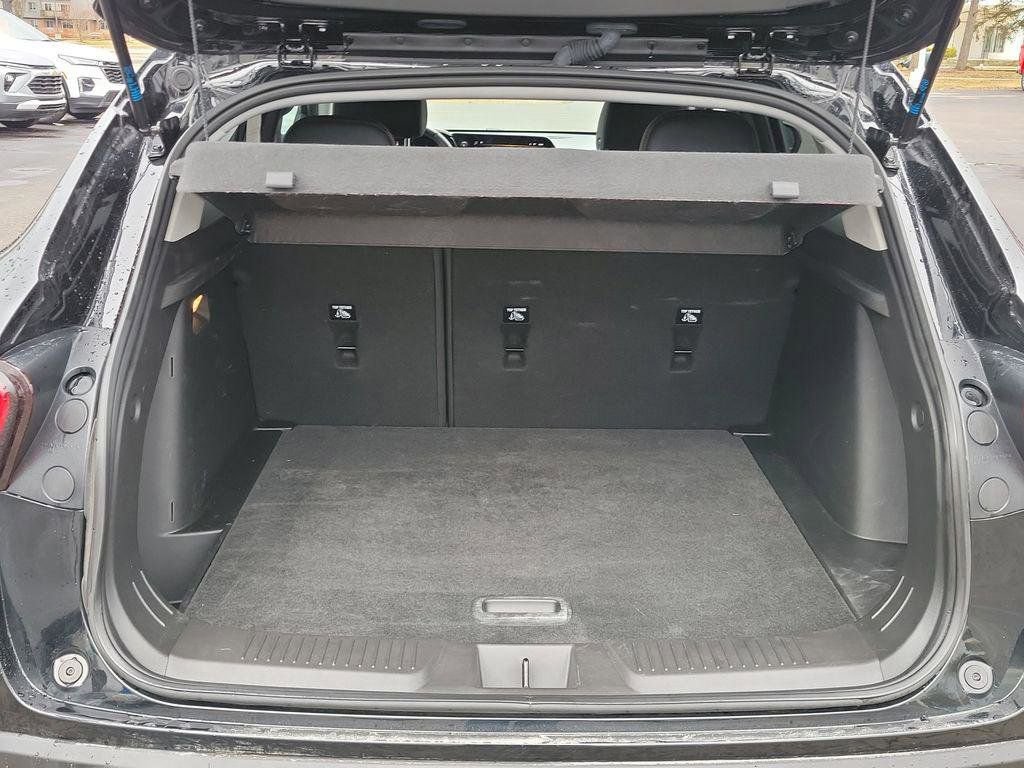 Certified 2024 Chevrolet Trax LT w/ Driver Confidence Package image 25