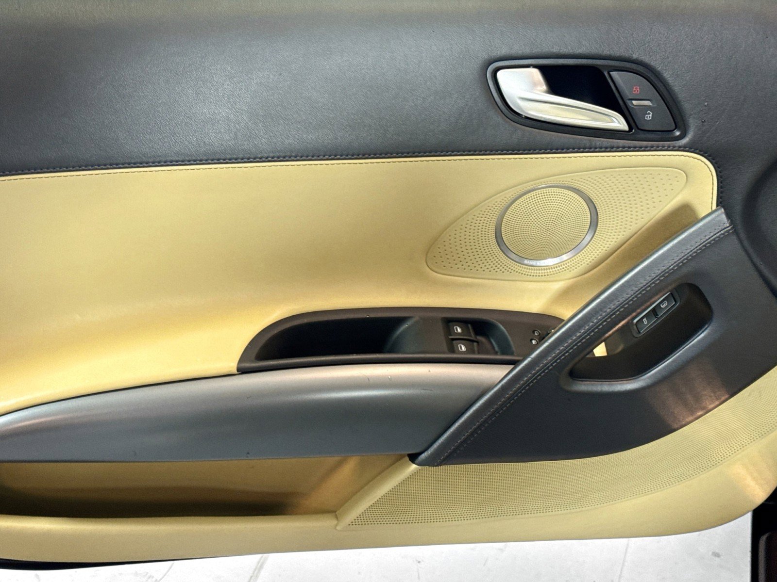 Used 2009 Audi R8 V8 image 11