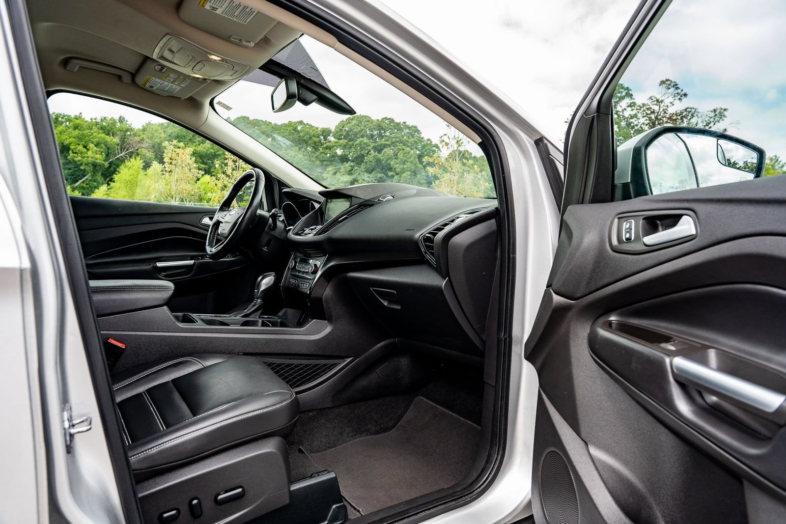 Used 2019 Ford Escape Titanium AWD/4WD image 11