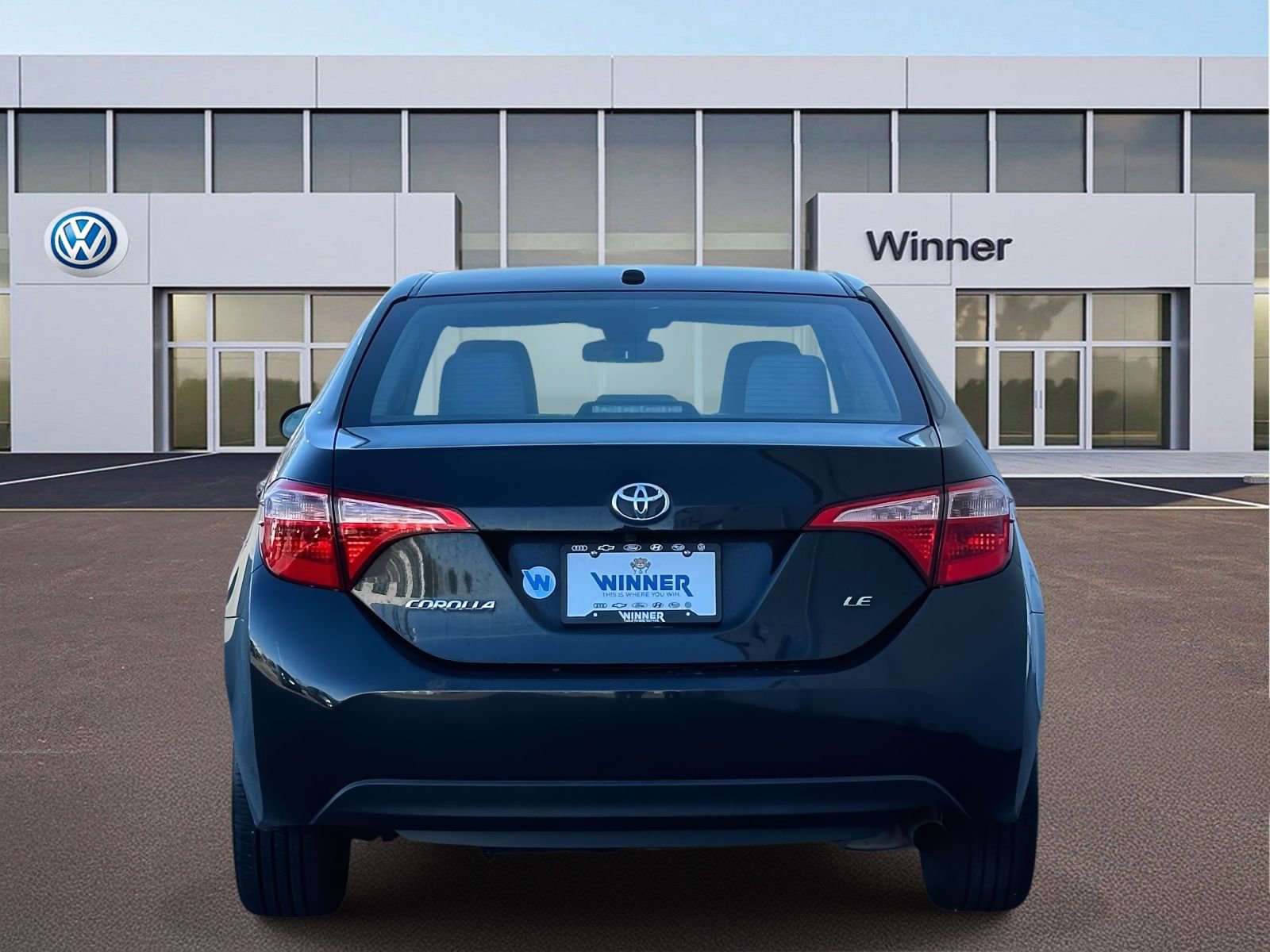 Used 2018 Toyota Corolla LE image 4