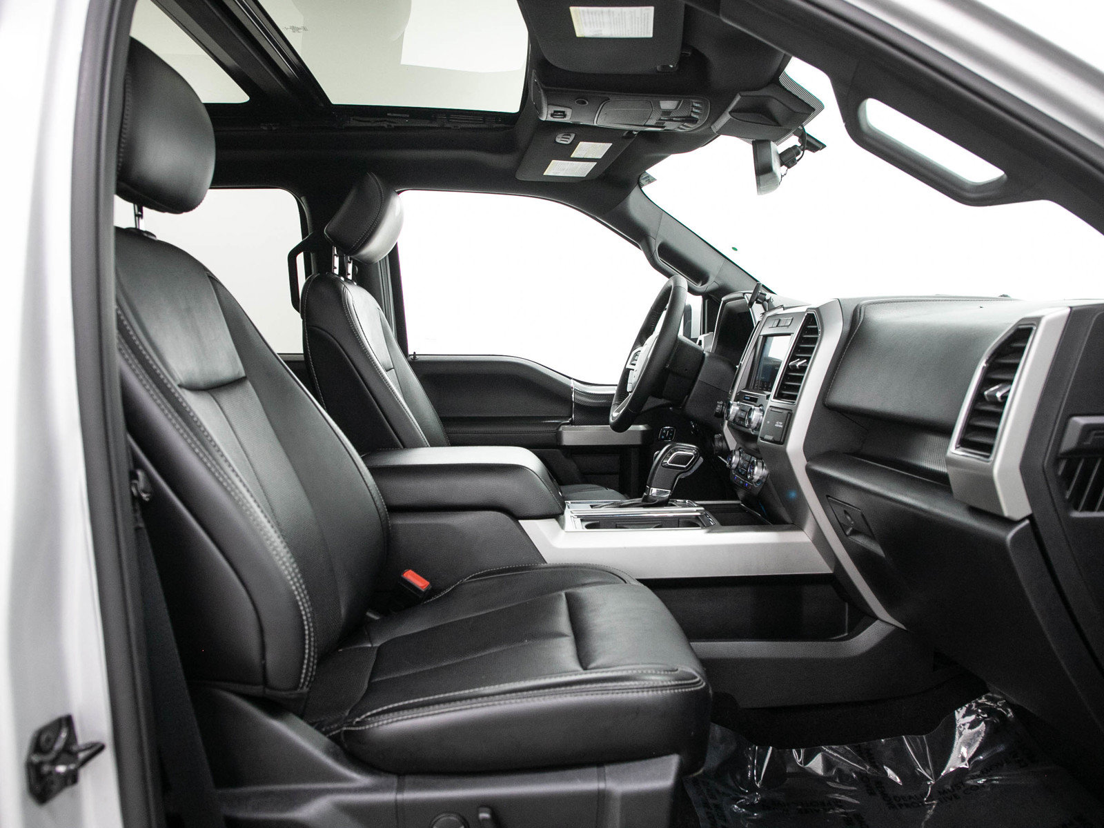 Used 2019 Ford F150 Lariat w/ Equipment Group 502A Luxury AWD/4WD image 13