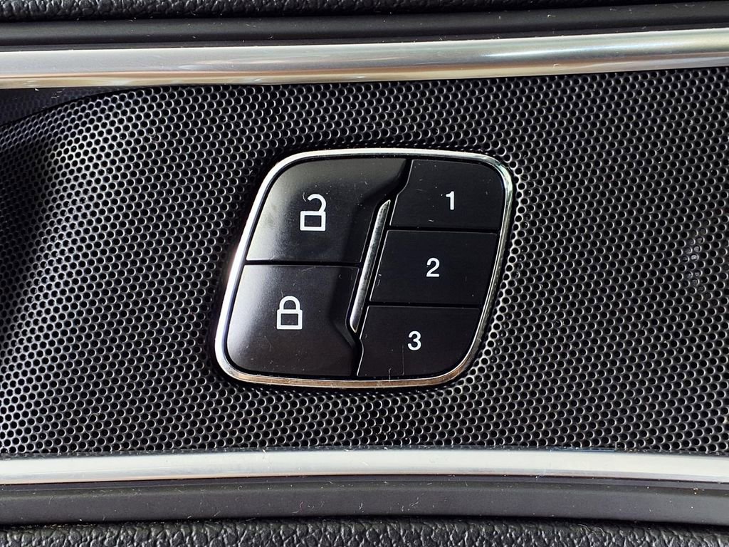 Used 2017 Ford Explorer Limited w/ Equipment Group 301A FWD image 20