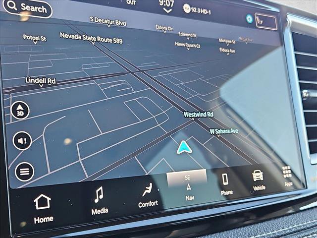 Used 2024 Chrysler Pacifica Select image 13