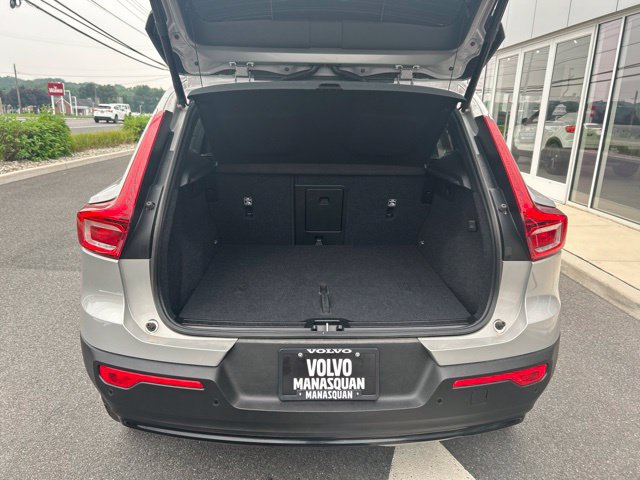 Certified 2025 Volvo XC40 B5 Plus AWD/4WD image 11