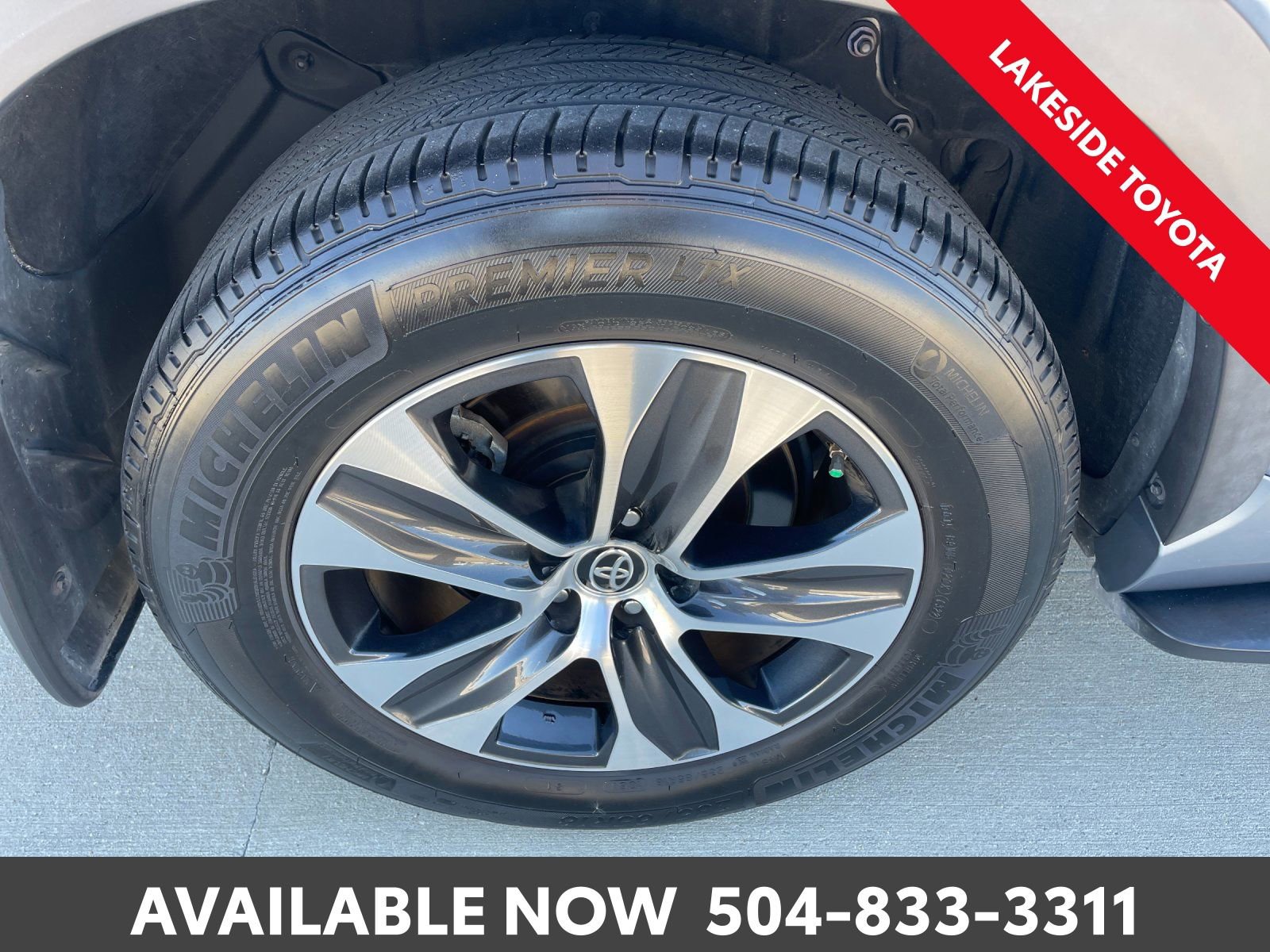 Used 2021 Toyota Highlander XLE image 12