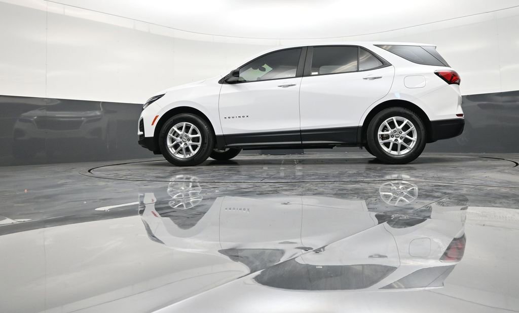 Used 2023 Chevrolet Equinox LS image 22